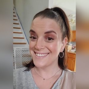 Meet your Posher, Sabrina